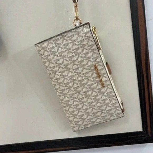 Michael Kors Double Zip Wristlet Wallet -Vanilla - Picture 1 of 7